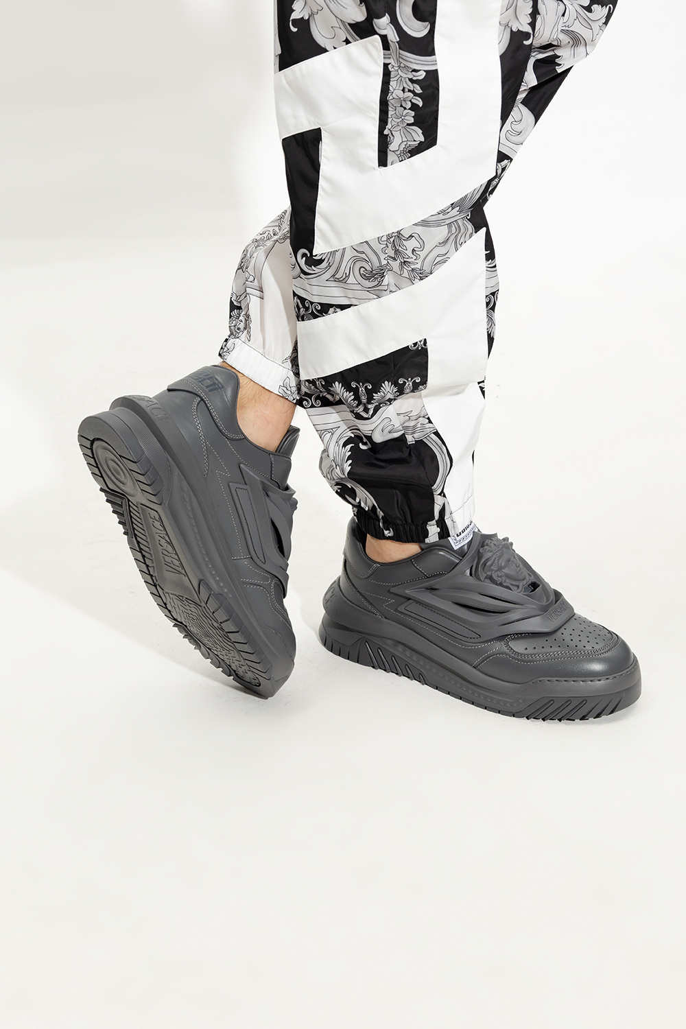 SchaferandweinerShops VG - Sneakers Low Edition 3 In Pelle - Grey 'Odissea'  sneakers Versace